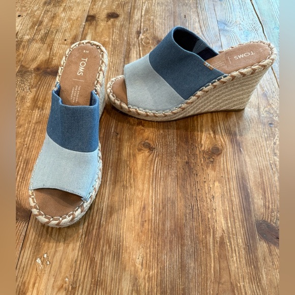 Toms Monica Mule Womens Blue Canvas Slip On 4” Heel Espadrille Wedges 9 NEW - Picture 3 of 12
